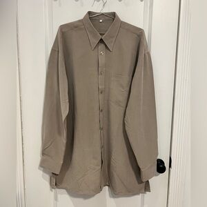 MAESTRO NWOT Men’s Beige Taupe Soft Button Down Shirt Size US XL Neck 18